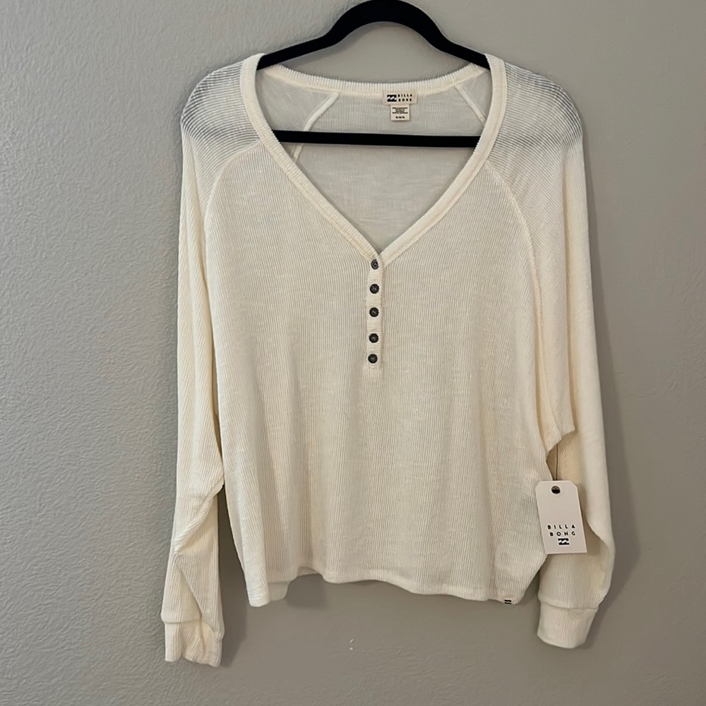 Billabong Henley top (NWT)